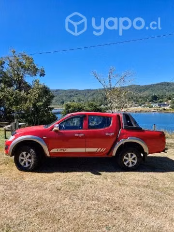 Mitsubishi l200 2015