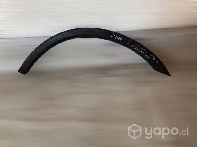 Moldura de rueda tras lh mitsubishi outlander
