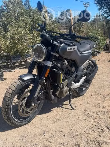 Moto husqvarna svartpilen 401 2021