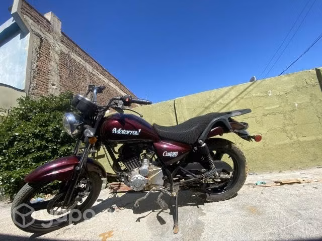 Vendo moto motorad custom 150