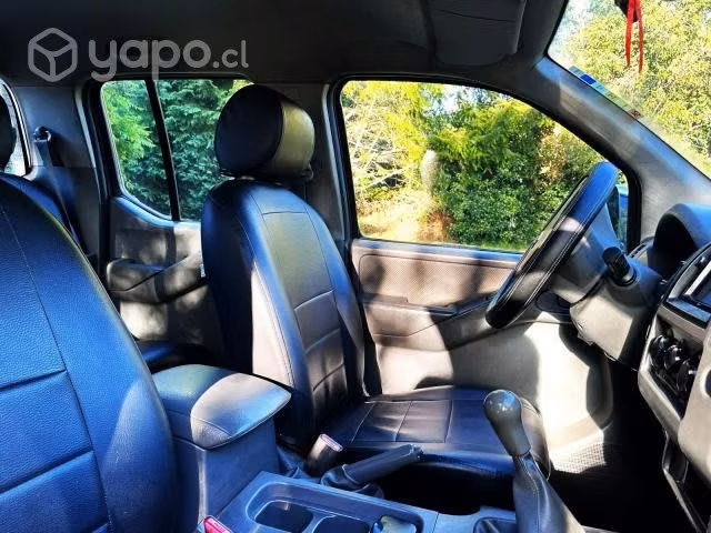 Nissan navara 2010
