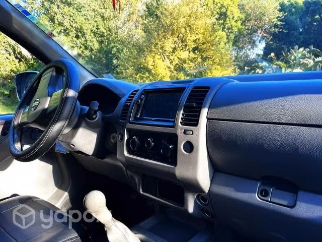 Nissan navara 2010