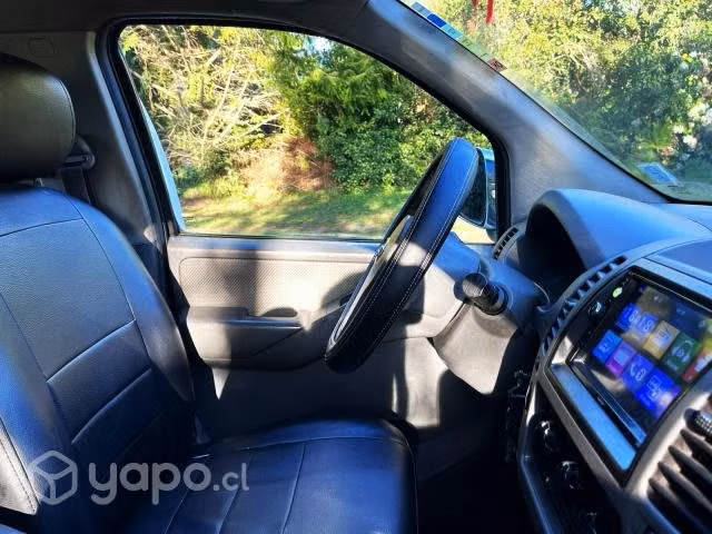 Nissan navara 2010