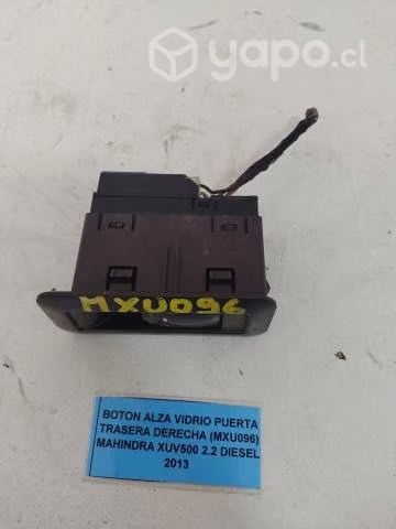 Boton Alza Vidrio Pta tras der (MXU096) XUV 500 2