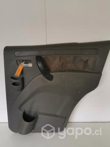 Tapiz Puerta Tras Der Mahindra Pick Up 2.2 2016