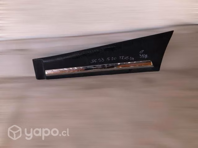 Moldura de puerta trasera lh jac s