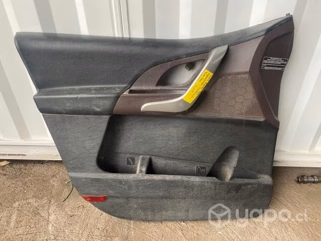 Tapiz puerta delantera izq Mahindra XUV500 2015