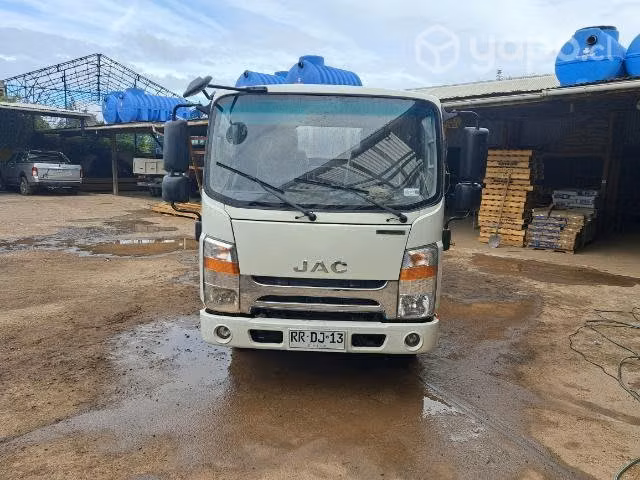 Camion jac 1040