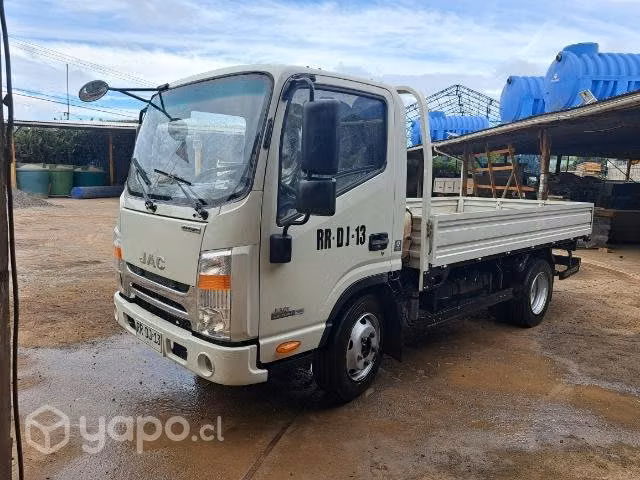 Camion jac 1040