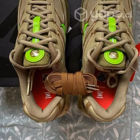 Nike Shox x Supreme