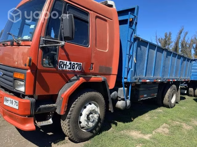 Vendo CAMIÓN FORD CARGO