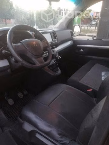 Peugeot traveller