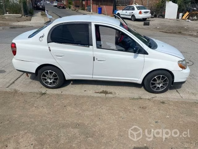 Toyota yaris ecco 2000