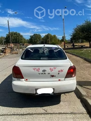Toyota yaris ecco 2000