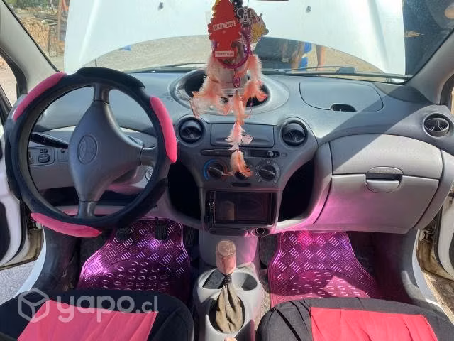 Toyota yaris ecco 2000