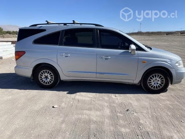 Vendo Ssangyong Stavic diésel 2010