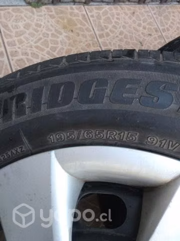 Cuatro neumáticos con llantas R15 - Imagen 5