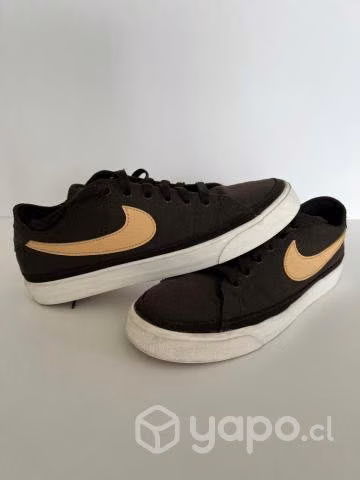 Zapatilla Nike semi nueva