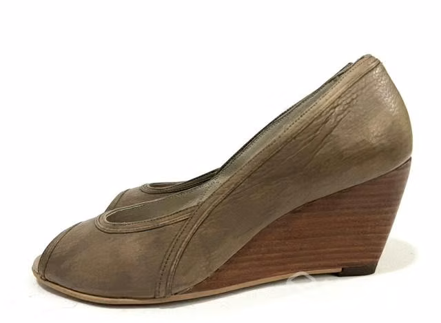 Zapato de Cuero Marca Pollini N*39 Café Claro