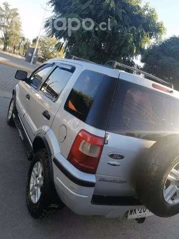 Se vende Ford ecco sport full 2006