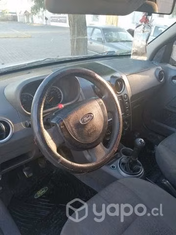 Se vende Ford ecco sport full 2006