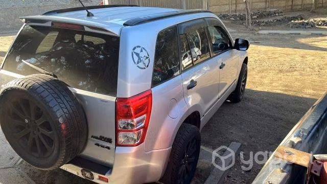 SUZUKI GRAND NOMADE 2015 4x4