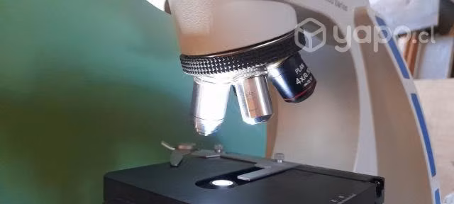 Microscopio profesional grande - Imagen 3