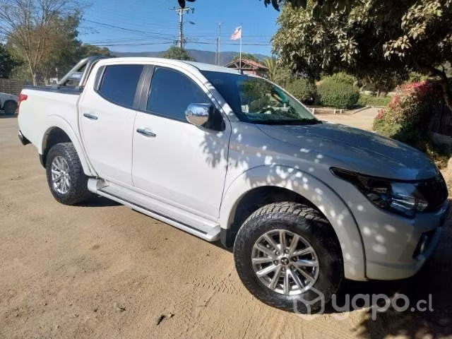 Mitsubishi L200 Dakar 4x4 - Imagen 2