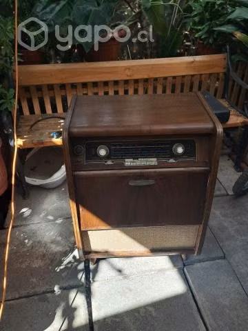 Muebles de radio antiguo.