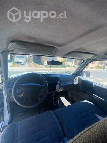 Ford Ranger 2.5 XL CC 4x2 bencinera