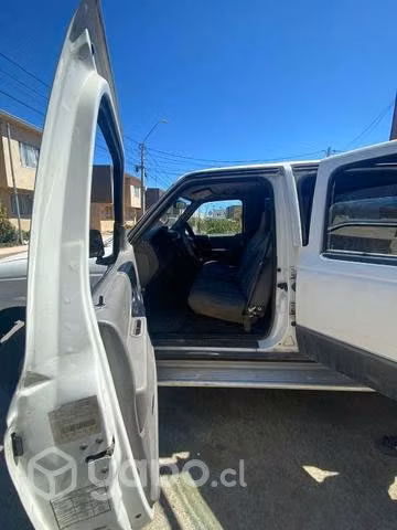 Ford Ranger 2.5 XL CC 4x2 bencinera