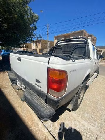 Ford Ranger 2.5 XL CC 4x2 bencinera
