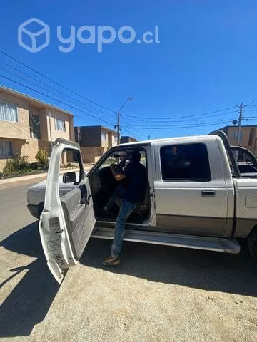 Ford Ranger 2.5 XL CC 4x2 bencinera