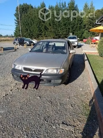Nissan primera 2001