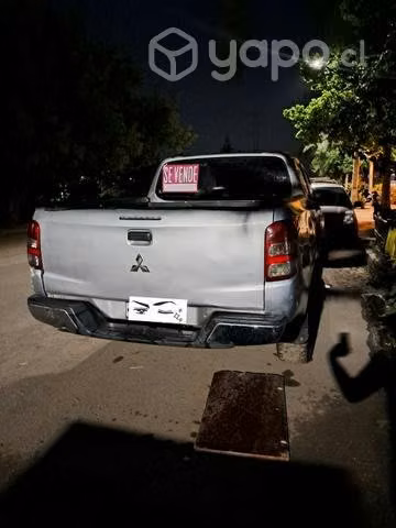 Camioneta mitsubishi l