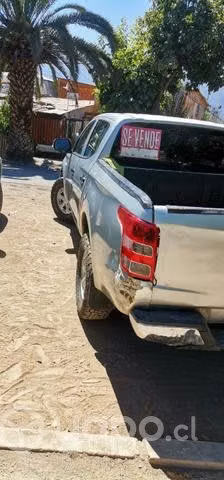 Camioneta mitsubishi l