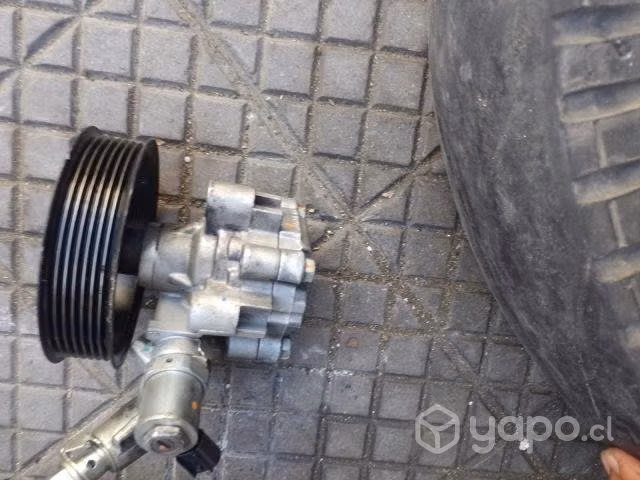 Bomba hidraulica toyota hulix revo 2.8