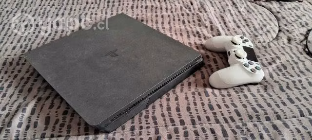 Ps4 con 3 juegos y un mando