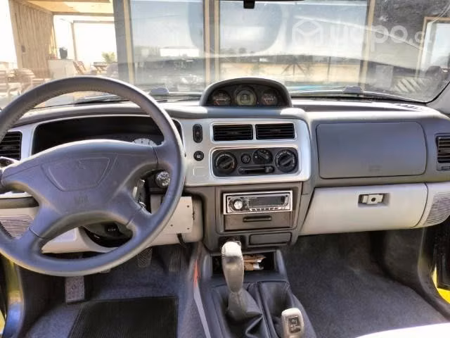 Se vende Jeep montero sport