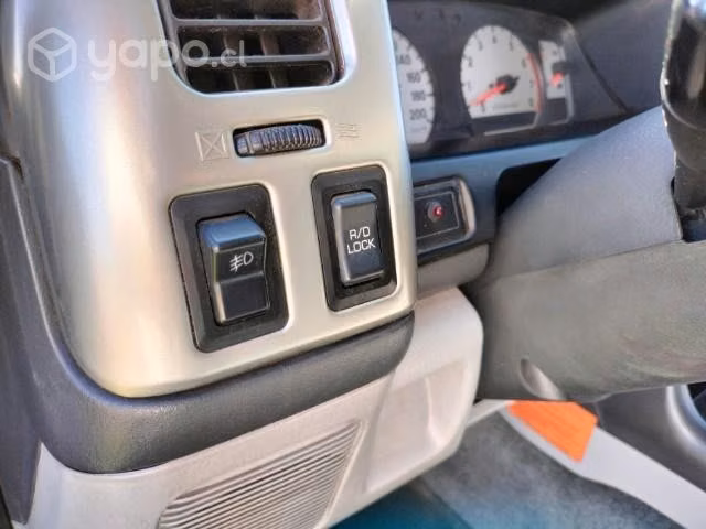Se vende Jeep montero sport