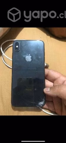 IPhone XS Max de 64 gb único detalle tapa trasera