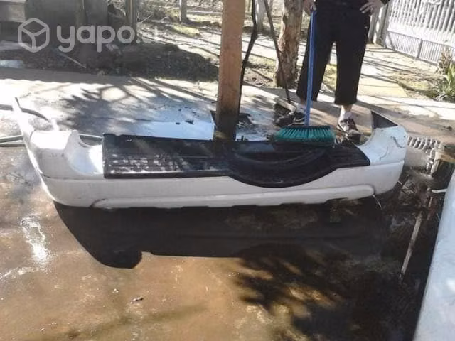 Parachoque trasero suzuki nomade 2004