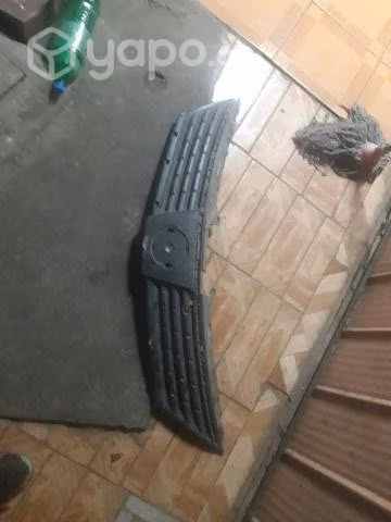 Mascara delantera original nissan tiida 2012