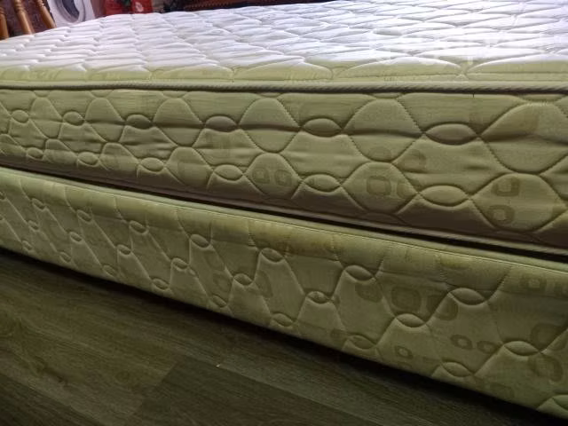 Cama en buen estado - Imagen 5