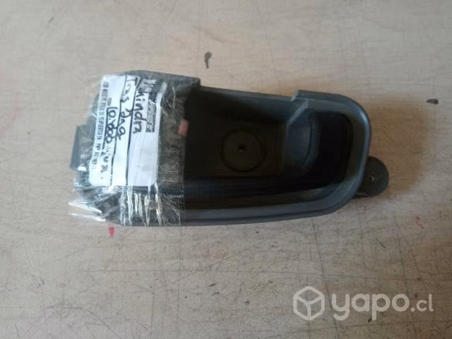 Manilla interior izquierda con seguro Mahindra
