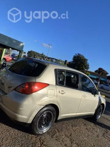 Vendo nissan tiida 2008