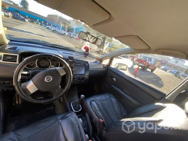 Vendo nissan tiida 2008