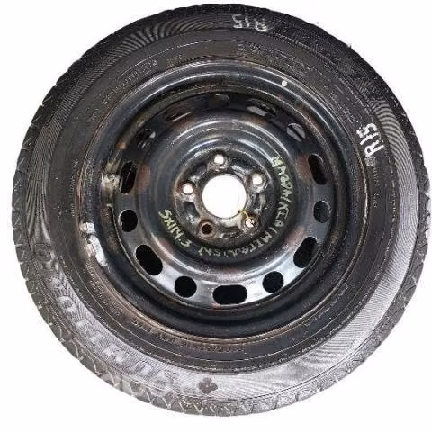 Llanta con neumatico mazda 3