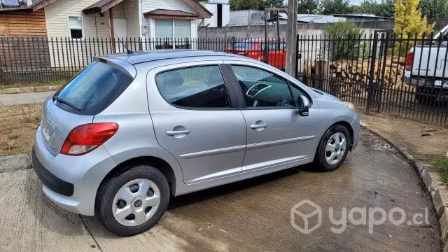 PEUGEOT 207 Premium año 2011 motor 1.4