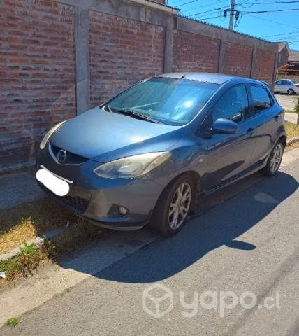 Vendo Mazda 2 2010 por renovación